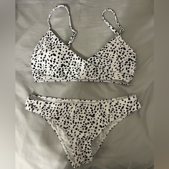 SHEIN Black and White Dalmatian Print Bikini Set - Picture 5 of 6